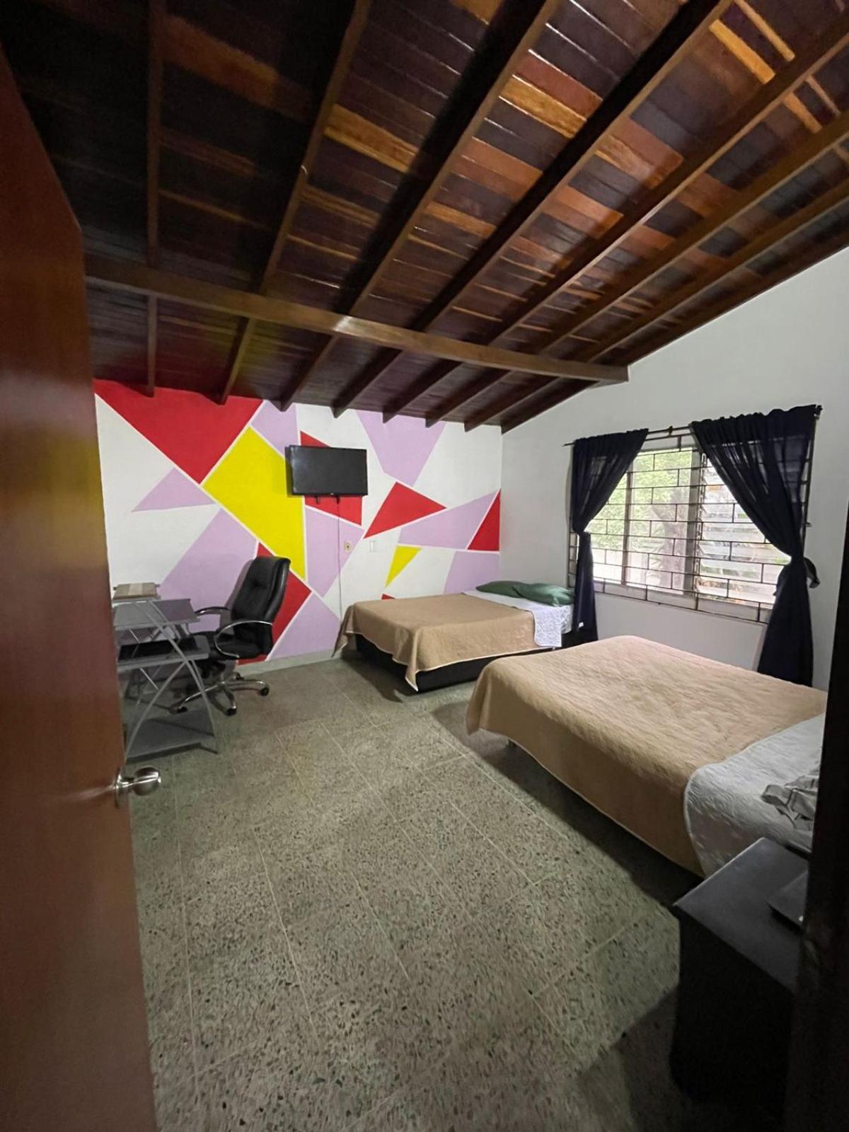 Hostel Urban City Медельин Экстерьер фото
