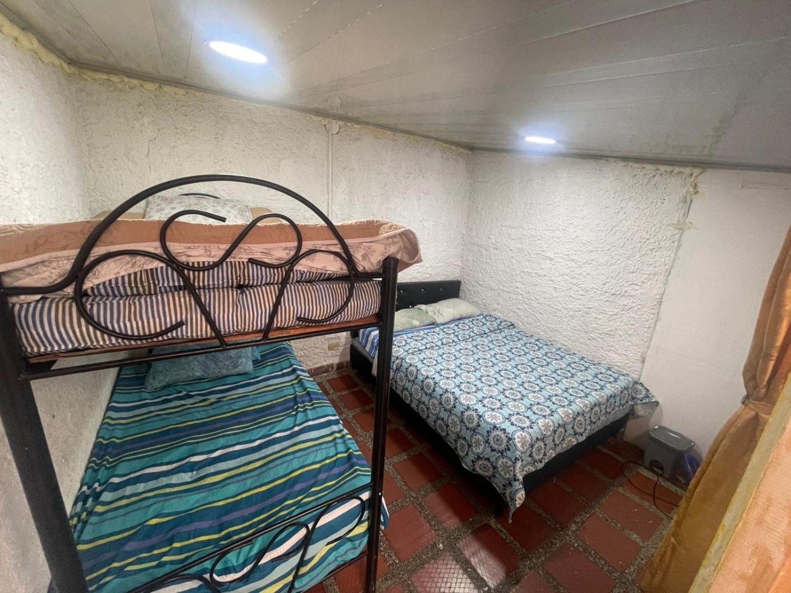 Hostel Urban City Медельин Экстерьер фото